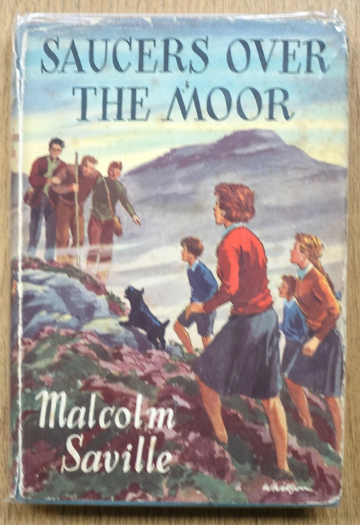 Saucers Over the Moor (A Lone Pine Story)