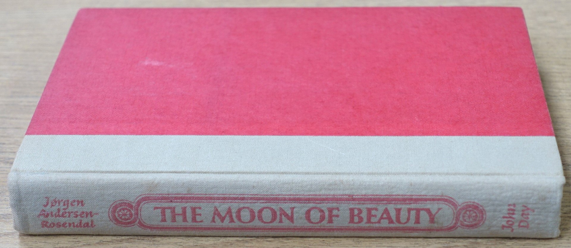 The Moon of Beauty: Woman and Love in the East