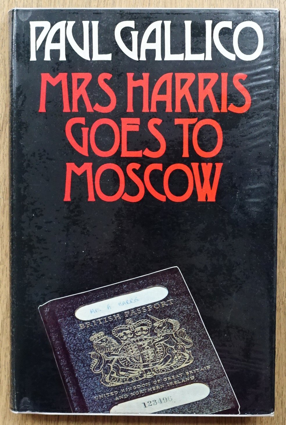 Mrs Harris Goes to Moscow