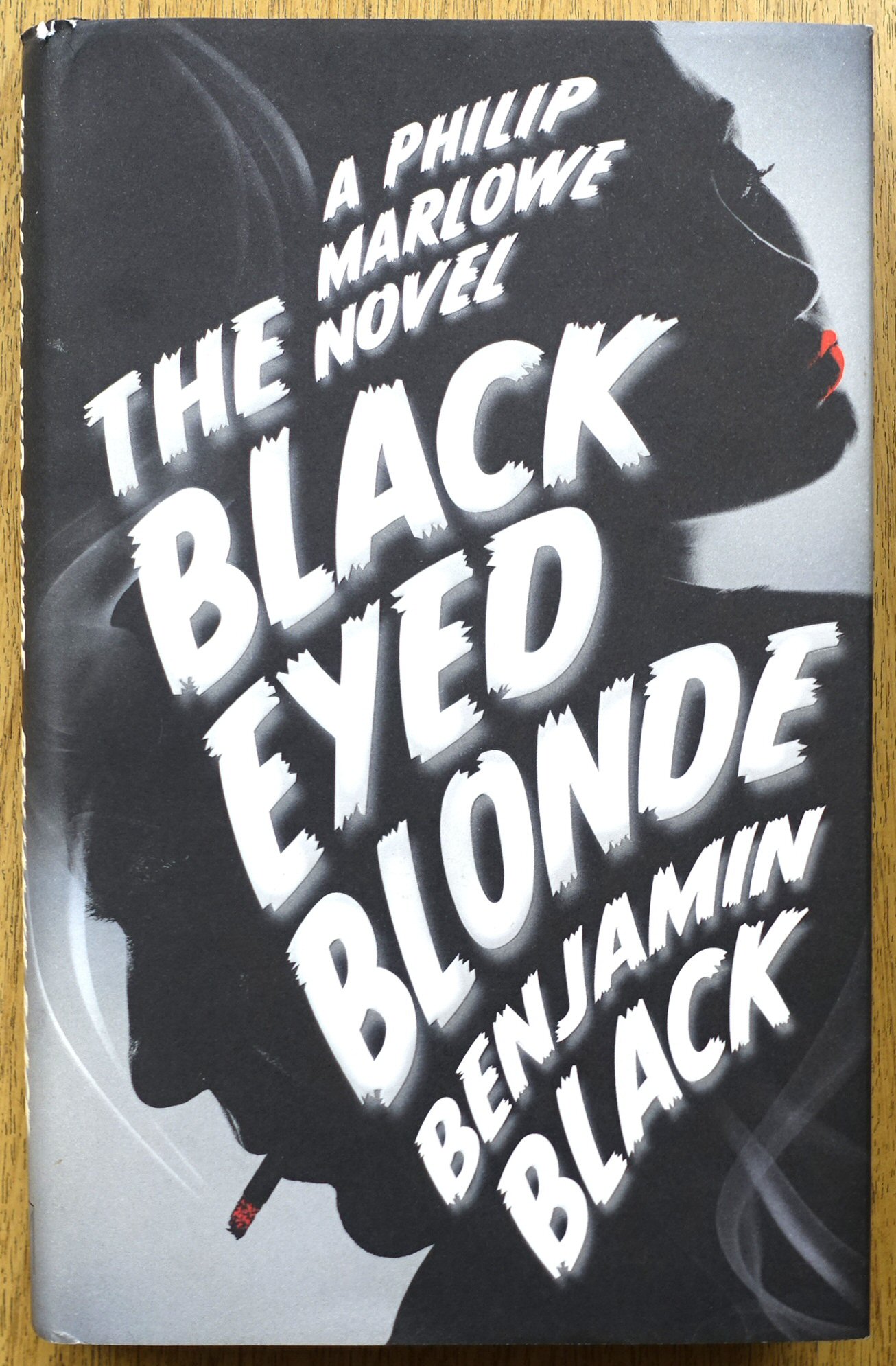 The Black Eyed Blonde (A Philip Marlowe Novel)