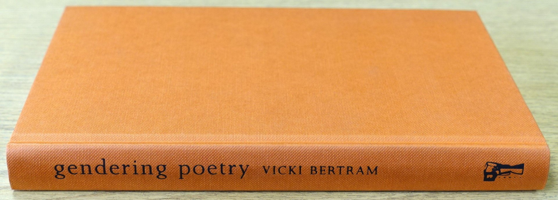 Gendering Poetry: Contemporary Women and Men Poets